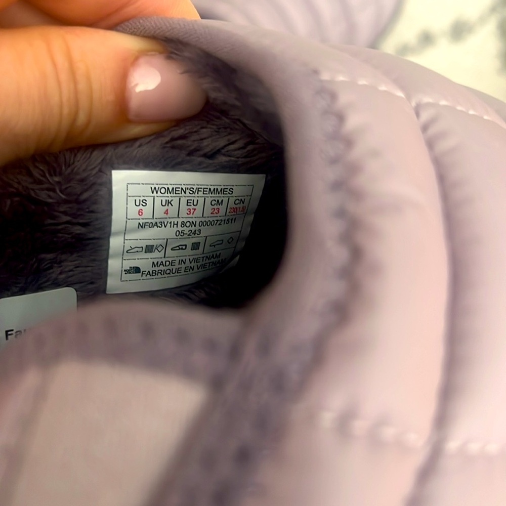 Women’s ThermoBall™ V Traction Mules. Size 6US. Moonstone Grey-Lunar Stone - Picture 5 of 5